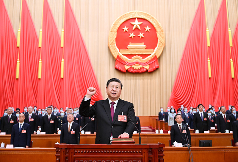 新当选的国家主席 中央军委主席习近平进行宪法宣誓「相关图片」