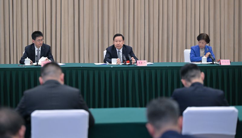王晓晖在省政协十三届三次会议联组会上强调
持续打造市场化法治化国际化营商环境
更好为推动四川高质量发展提供有力支撑
田向利主持「相关图片」