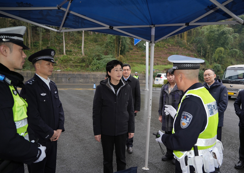 施小琳在雅安调研并实地研究做好汉源县“7·20”山洪泥石流灾害灾后恢复重建工作「相关图片」